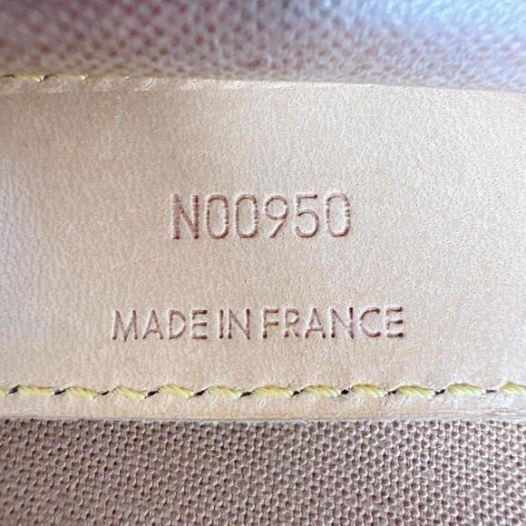 LOUIS VUITTON Brown Monogram Canvas Shoulder Bag - Picture 16 of 16